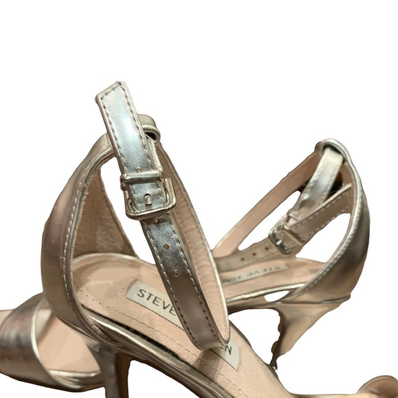 *Steve Madden* Silver Chrome Stiletto Heels w/Buckle Clasp - Picture 5 of 6